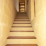 Tranquil 2-bedroom Escape ナダ