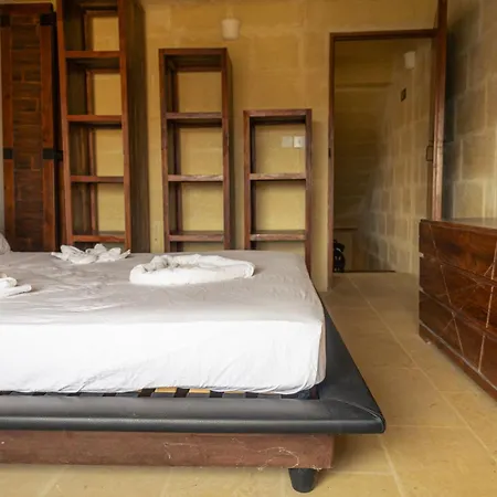 Tranquil 2-bedroom Escape Apartament