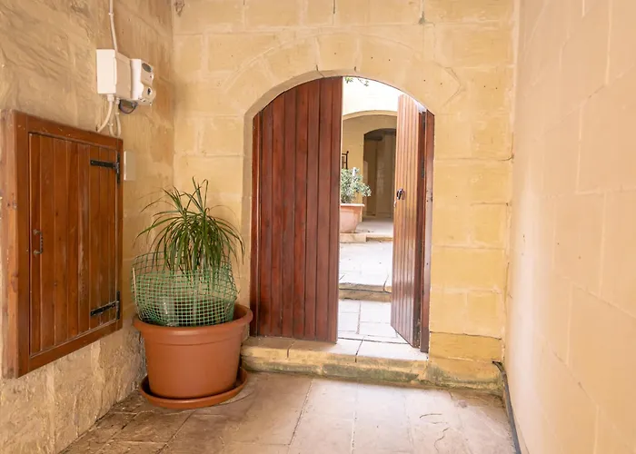 Tranquil 2-bedroom Escape Apartament Nadur